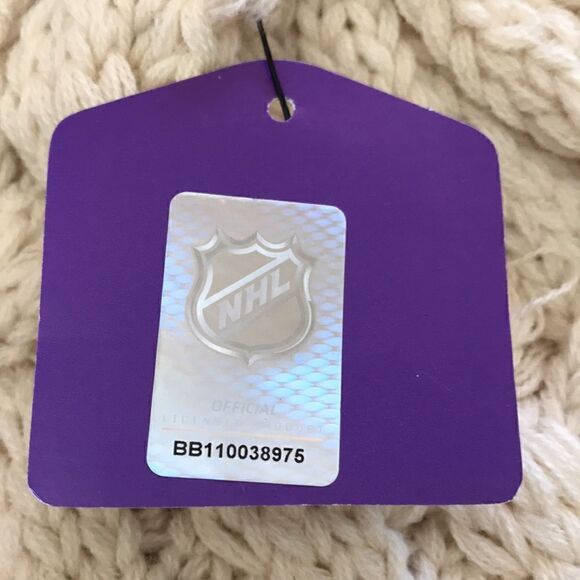 NEW Fan Favorite New York Islanders Hat - Picture 5 of 6